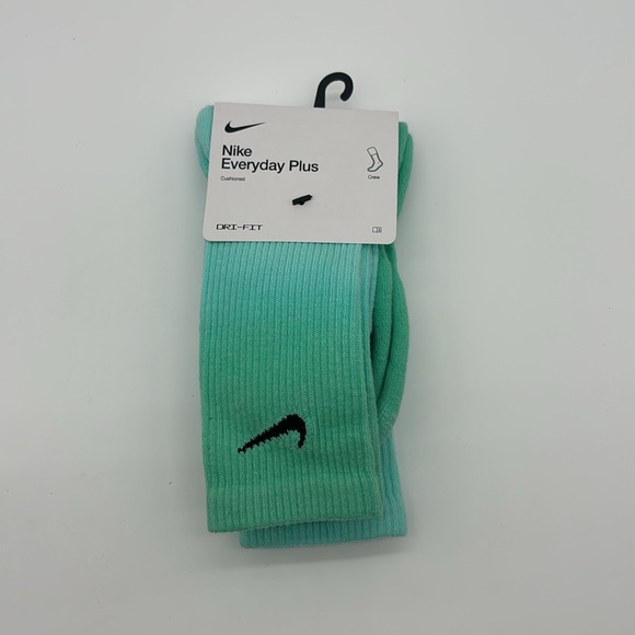 Nike Women’s Size 4-6 Cushioned Crew Socks Tie Dye DH6096 906 2 Pack - Picture 2 of 3